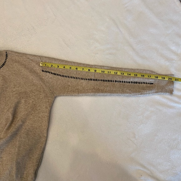 R D Style sweater with black thread detail - Picture 6 of 8